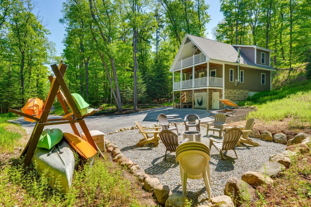 Cozy Old Forge Home With 2 Porches, Fire Pit, Hot Tub Exterior photo
